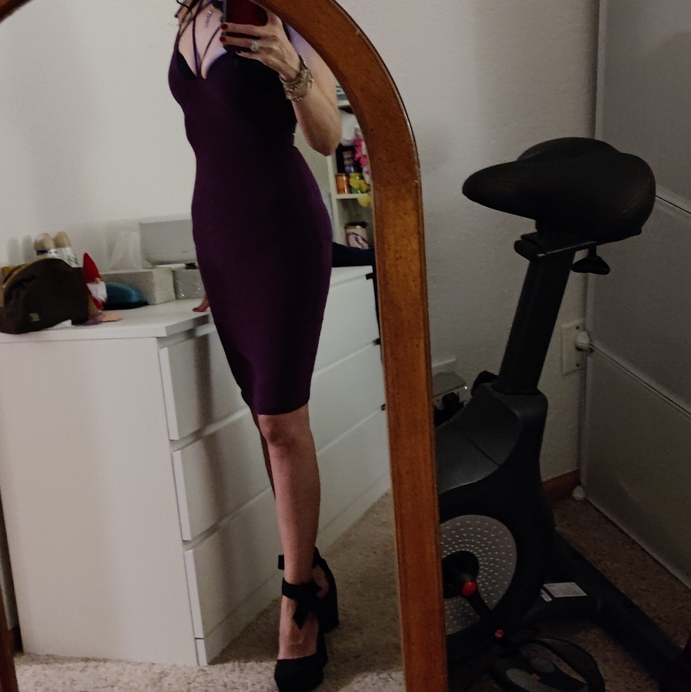 Sexy purple plum form fitting knee length dress size small